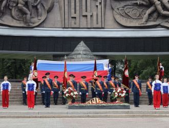 Церемония памяти, открытие плиты на площади Побед