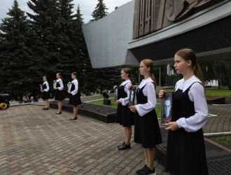 Церемония памяти, открытие плиты на площади Побед