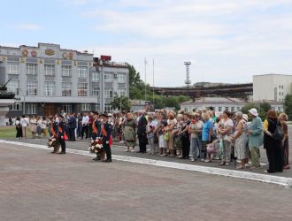 Церемония памяти, открытие плиты на площади Побед