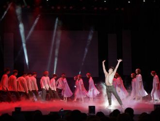 &laquo;МЕЖДУ ПРОШЛЫМ И БУДУЩИМ&raquo; от шоу-балета &laquo;Аура&raquo;